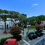 아파트 Un Balcone In Pineta *