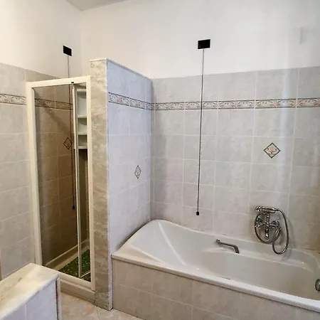 Un Balcone In Pineta