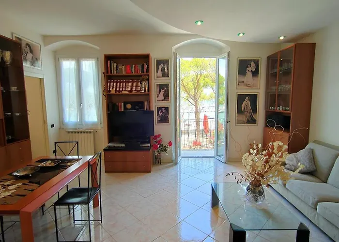 Un Balcone In Pineta